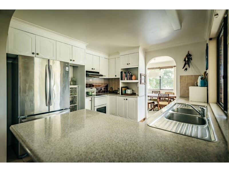 11 Brutons Road, Raleigh NSW 2454