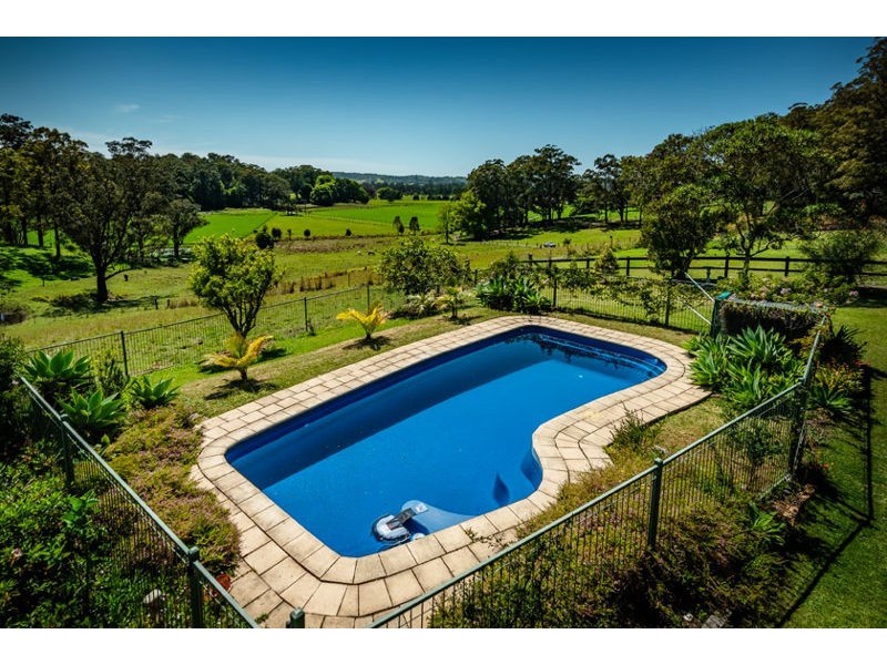 11 Brutons Road, Raleigh NSW 2454