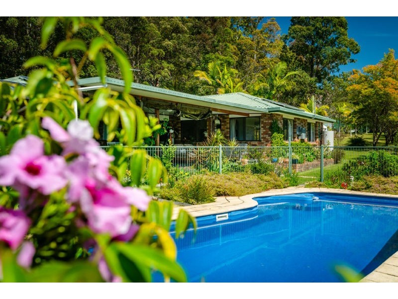 11 Brutons Road, Raleigh NSW 2454