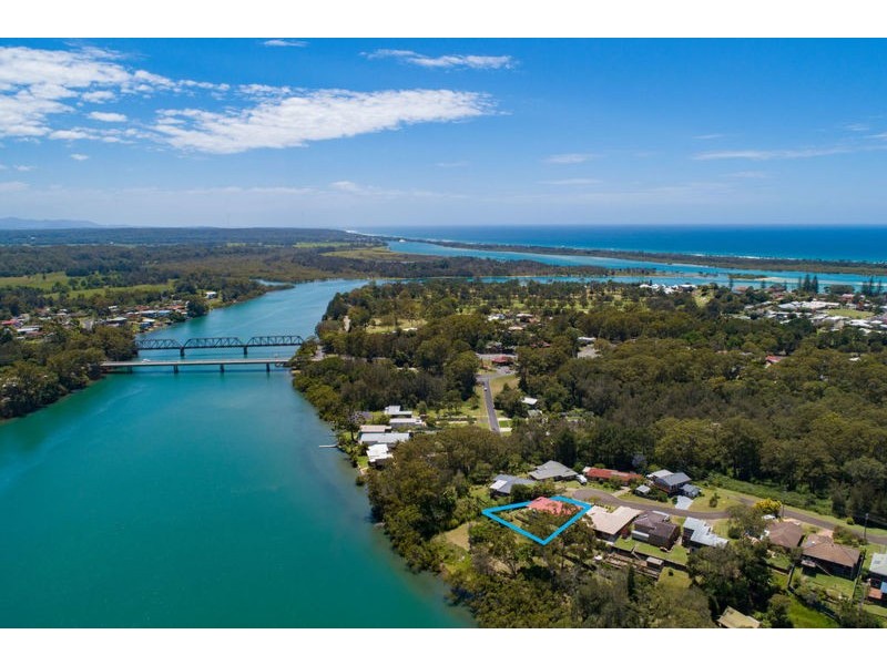 4 Sunset Place, Urunga NSW 2455