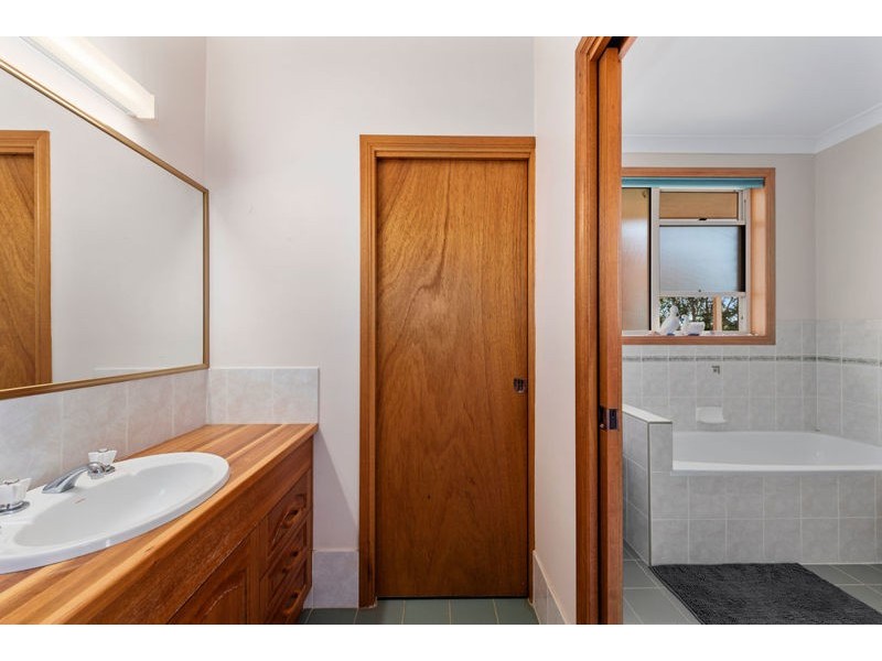 8 Rosedale Drive, Urunga NSW 2455