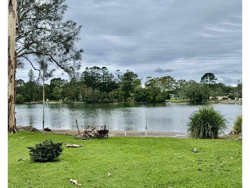 2/6 Vernon Crescent, Urunga NSW 2455