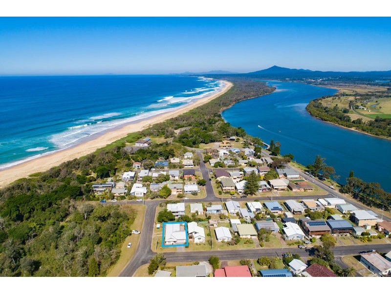 1 Wedgewood Avenue, Mylestom NSW 2454