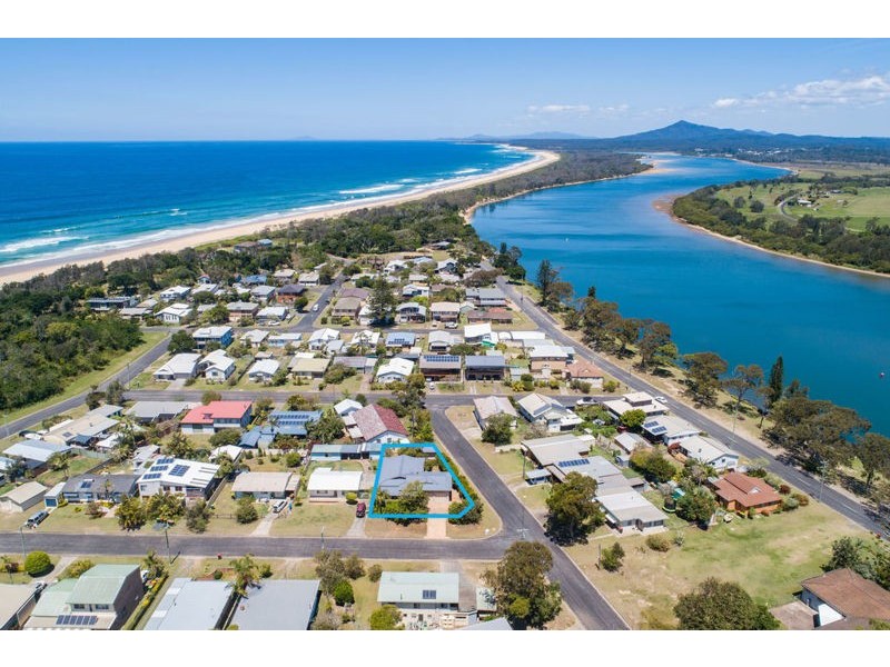 9 Grevillea Avenue, Mylestom NSW 2454