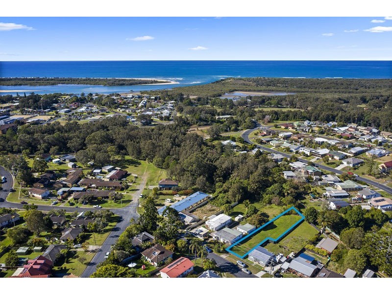 12 Lourdes Avenue, Urunga NSW 2455