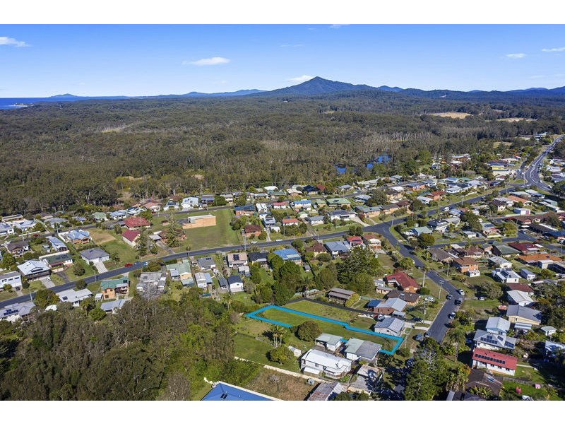 12 Lourdes Avenue, Urunga NSW 2455