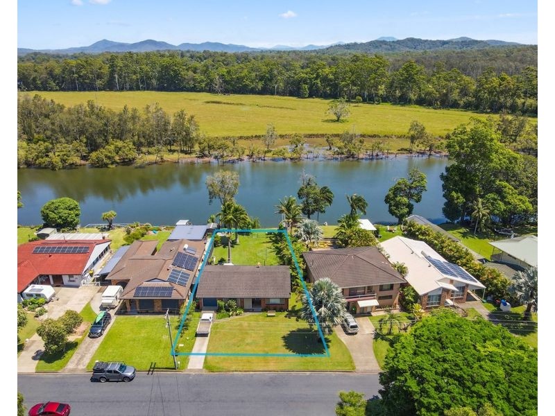 15 Newry Island Drive, Urunga NSW 2455