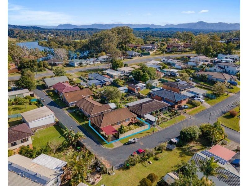 4 Moore Place, Urunga NSW 2455