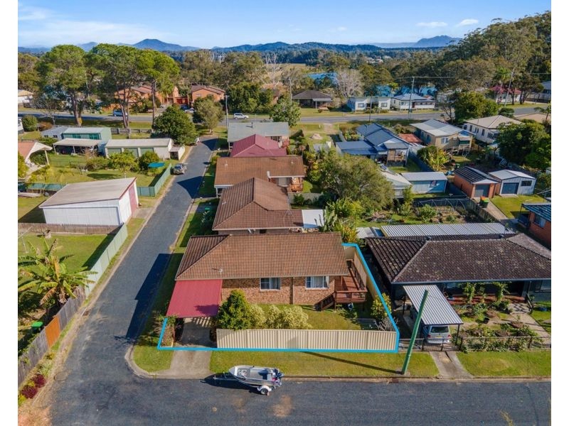 4 Moore Place, Urunga NSW 2455