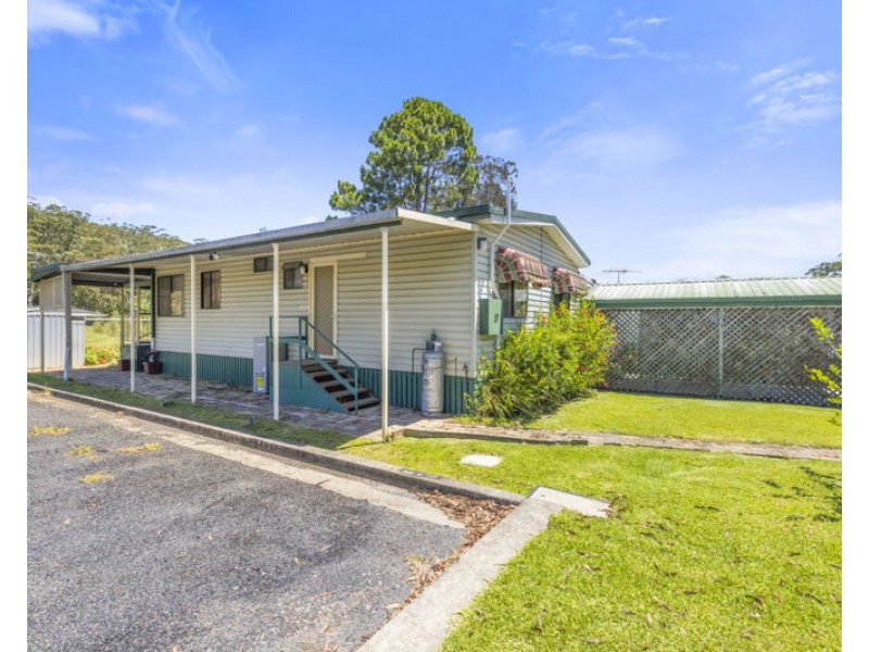 27/4 Riverwood Place, Urunga NSW 2455
