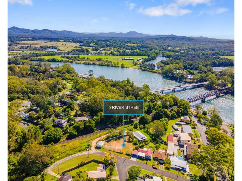 5 River Street, Urunga NSW 2455