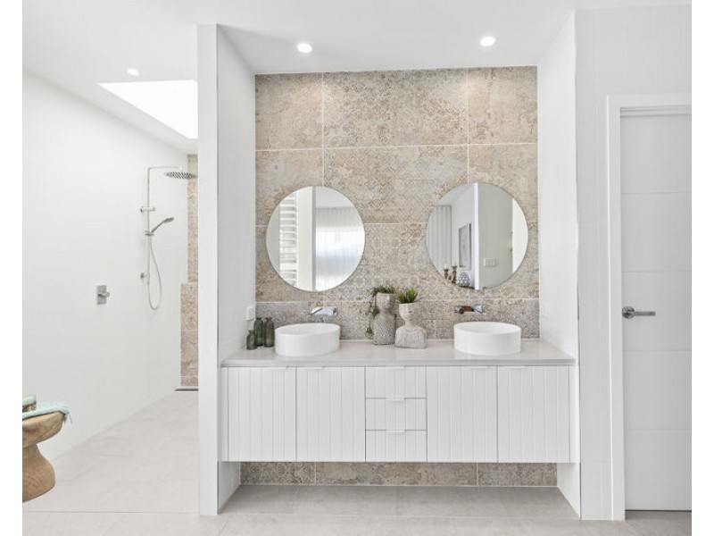 1 Angler Crescent, Bonville NSW 2441