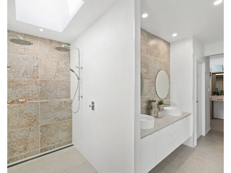 1 Angler Crescent, Bonville NSW 2441