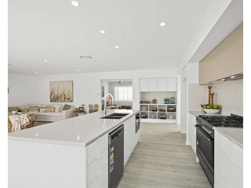 1 Angler Crescent, Bonville NSW 2441