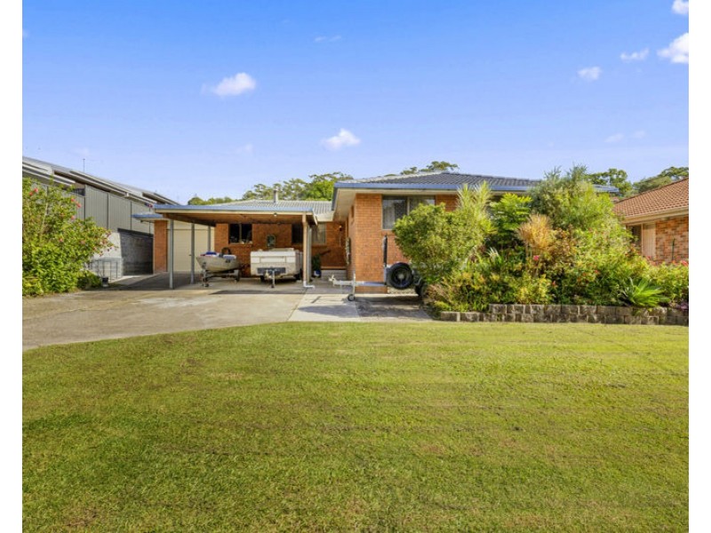 16 Fitzroy Street, Urunga NSW 2455