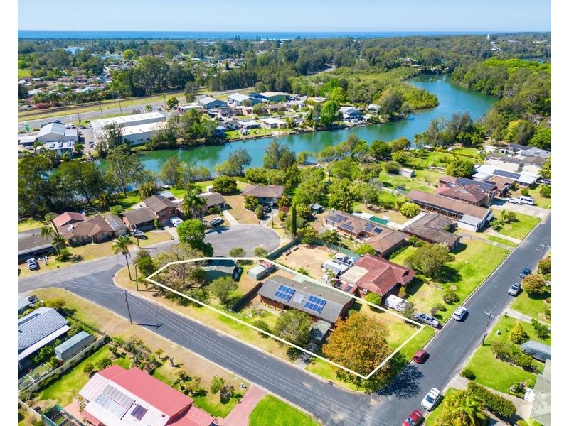 2 Island Place, Urunga NSW 2455