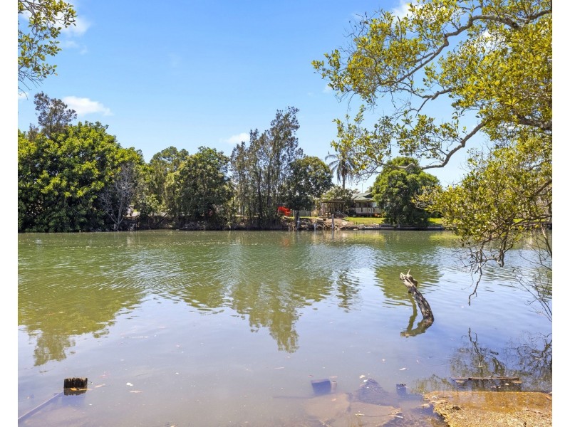 18 Island Place, Urunga NSW 2455