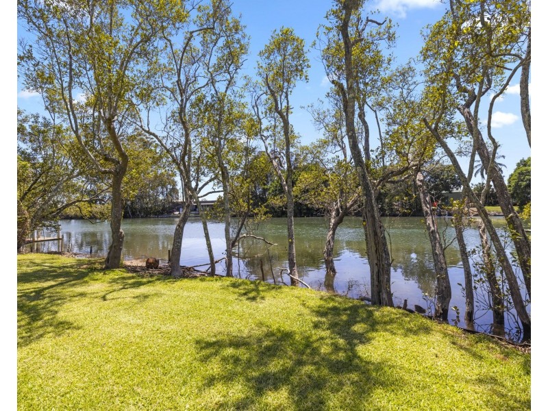 18 Island Place, Urunga NSW 2455