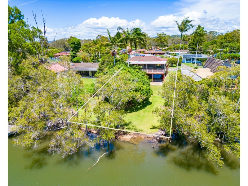 18 Island Place, Urunga NSW 2455