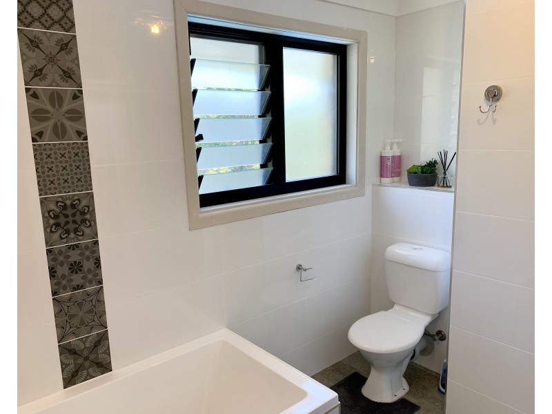 1 Vista Way, Scotts Head NSW 2447