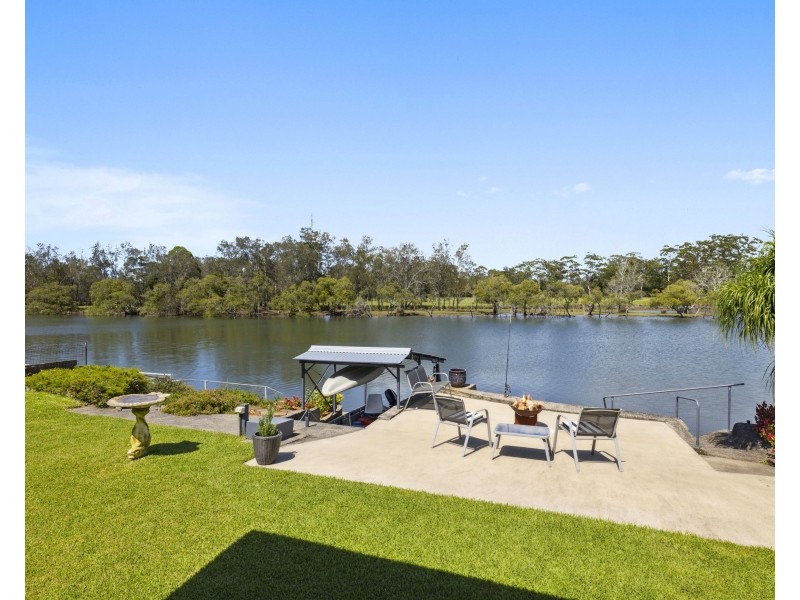 17 Newry Island Drive, Urunga NSW 2455