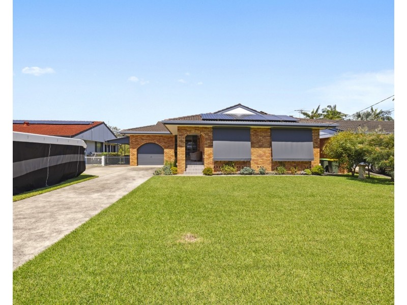 17 Newry Island Drive, Urunga NSW 2455