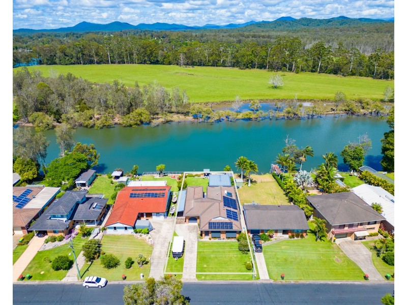 17 Newry Island Drive, Urunga NSW 2455