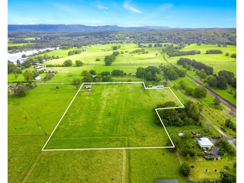 44 Walter Street, Raleigh NSW 2454