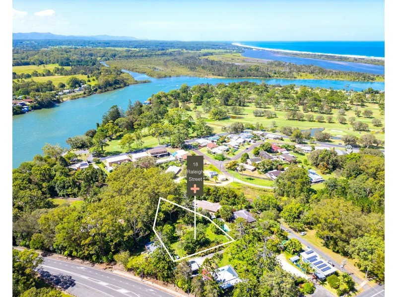 18 Raleigh Street, Urunga NSW 2455