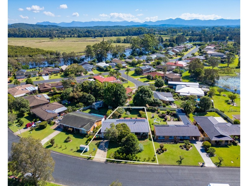 11 Rosedale Drive, Urunga NSW 2455