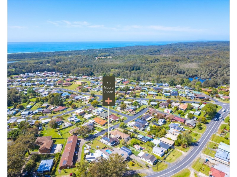 16 Moore Place, Urunga NSW 2455