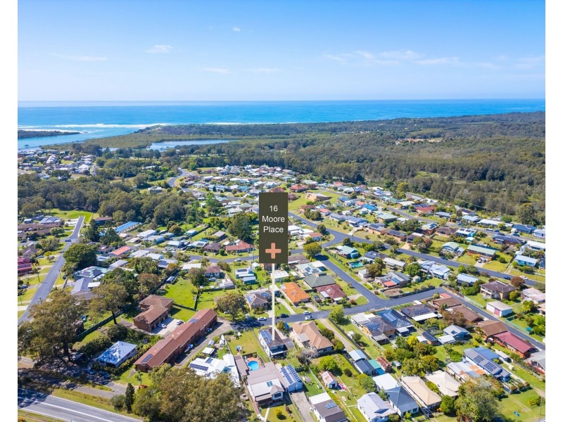 16 Moore Place, Urunga NSW 2455