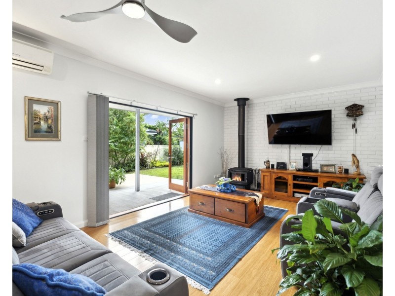 1 Island Place, Urunga NSW 2455