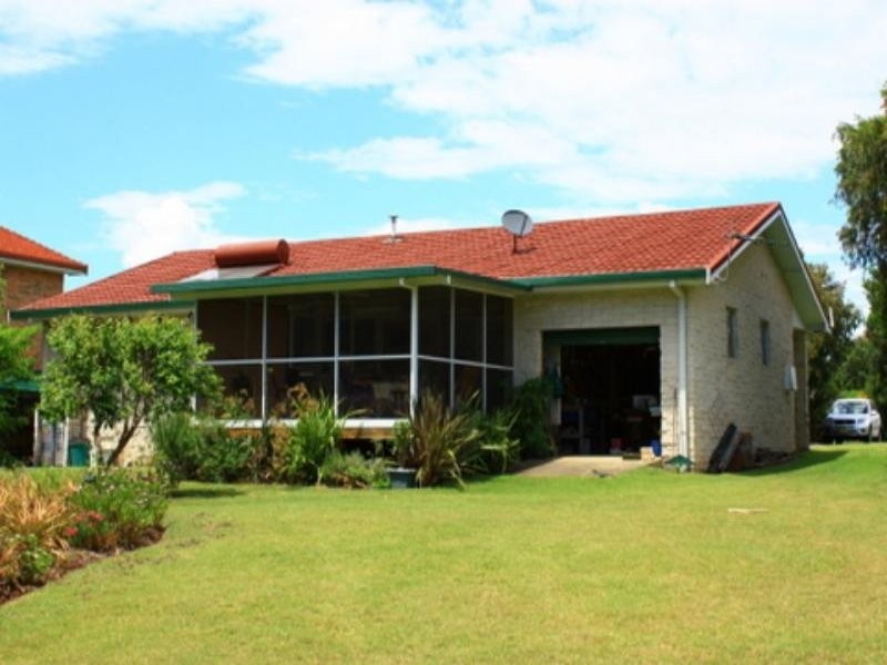 2 Marshall Place, Urunga NSW 2455