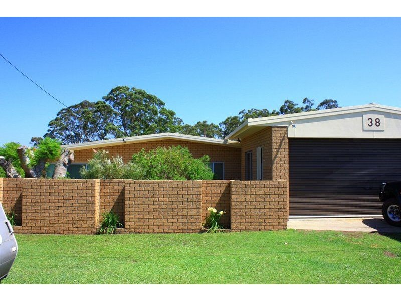 38 Old Pacific Hwy, Raleigh NSW 2454