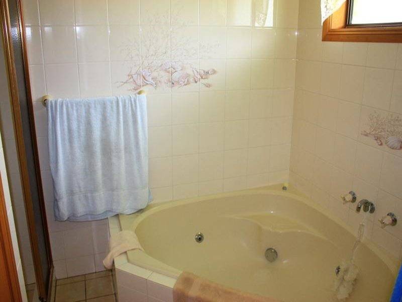 2 Burrawong  Pde, Urunga NSW 2455