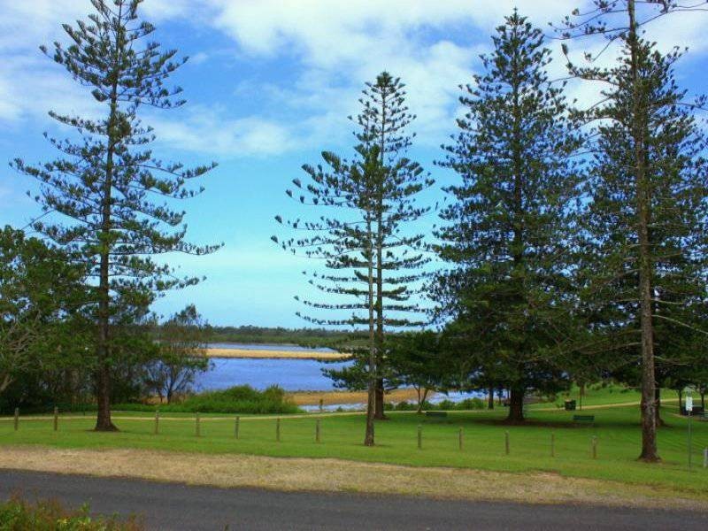 6/7 ‘Kythera Court’ Morgo St, Urunga NSW 2455