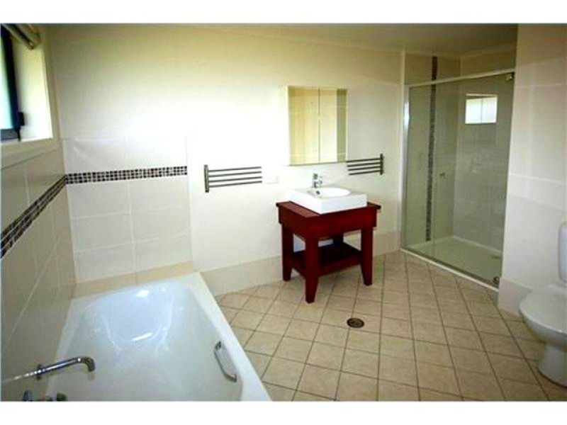 6 Lake  Court, Urunga NSW 2455