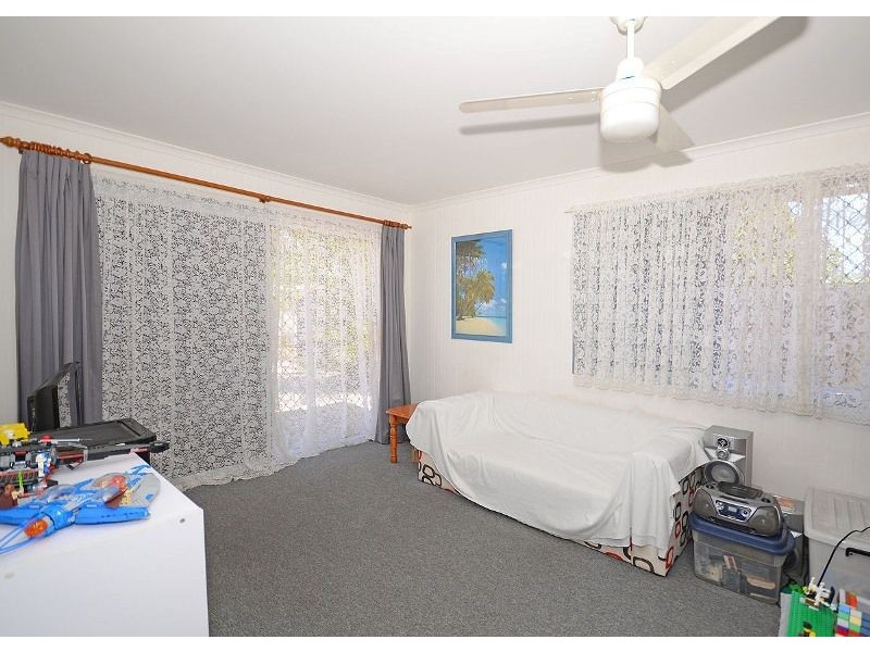 56 Barker Street, Point Vernon QLD 4655