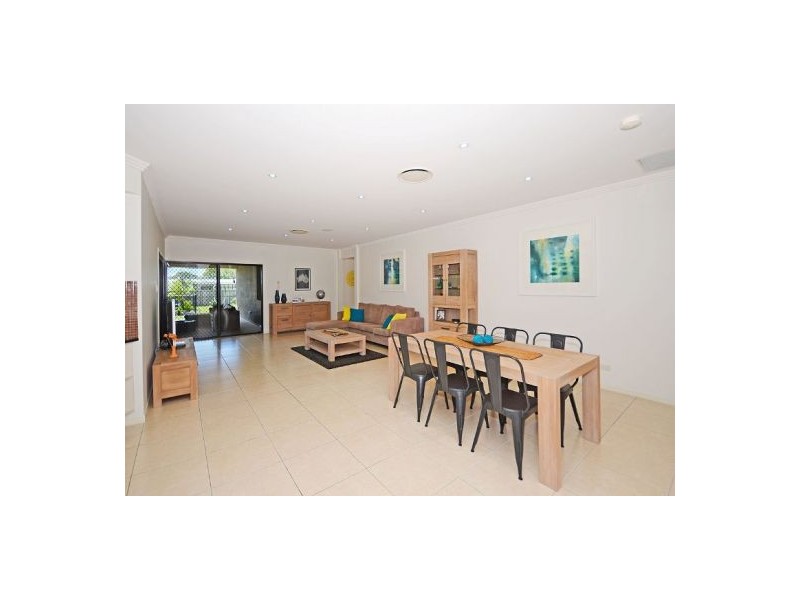 70 Long Street, Point Vernon QLD 4655