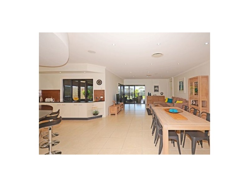 70 Long Street, Point Vernon QLD 4655