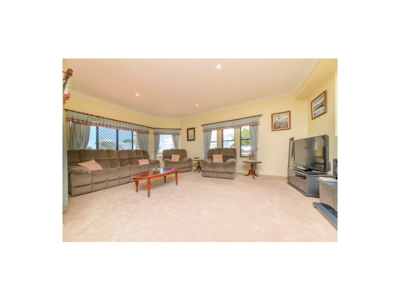 100 Christensen St, Urraween QLD 4655