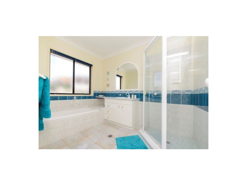 100 Christensen St, Urraween QLD 4655