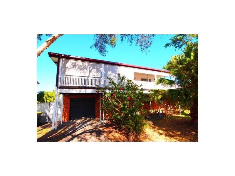 3 Prince St, Urangan QLD 4655