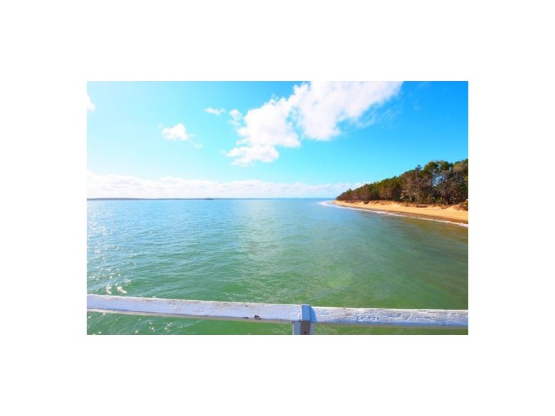 3 Prince St, Urangan QLD 4655