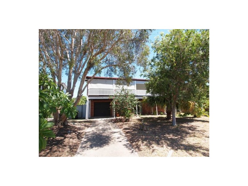 3 Prince St, Urangan QLD 4655