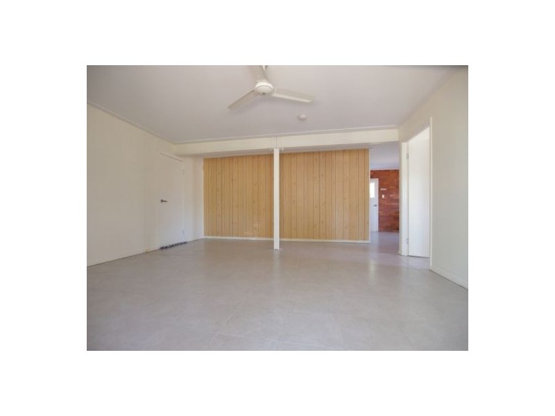 3 Prince St, Urangan QLD 4655