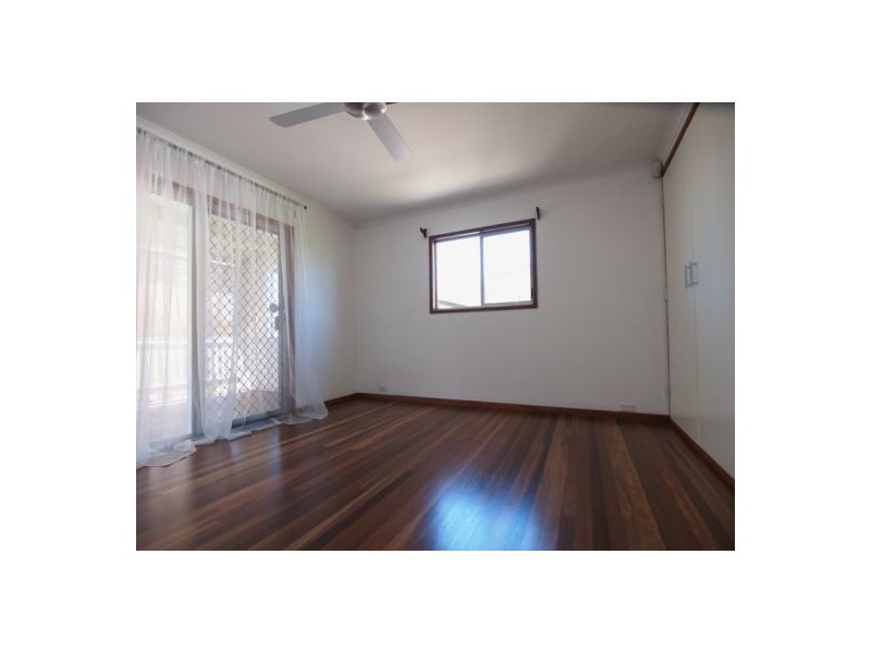 3 Prince St, Urangan QLD 4655