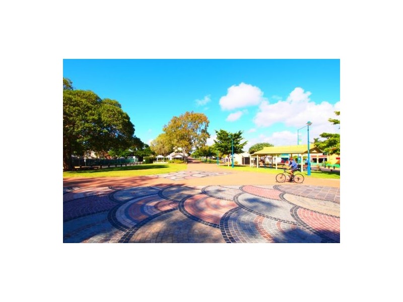 3 Prince St, Urangan QLD 4655