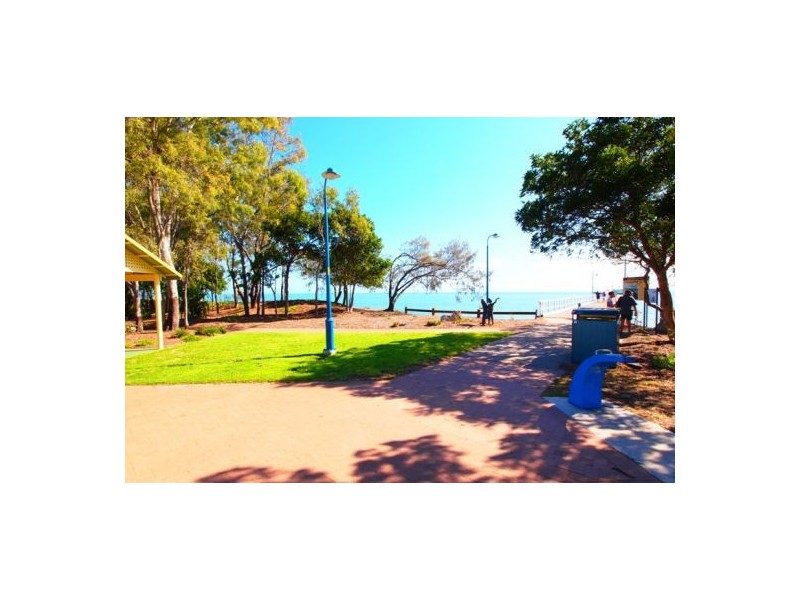 3 Prince St, Urangan QLD 4655